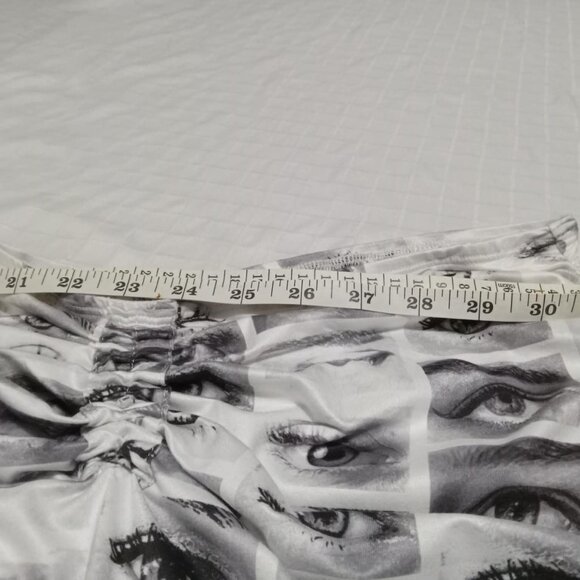 Beautiful short skirt with eye patterns, spandex, stretchy - Picture 3 of 4